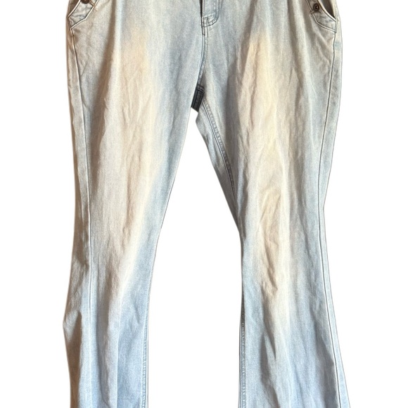 Sailor Jeans in Lightwash Wide-leg Size 16 - Picture 4 of 16